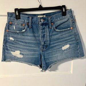 Madewell relaxed denim shorts size 26, run big feel like a 27.